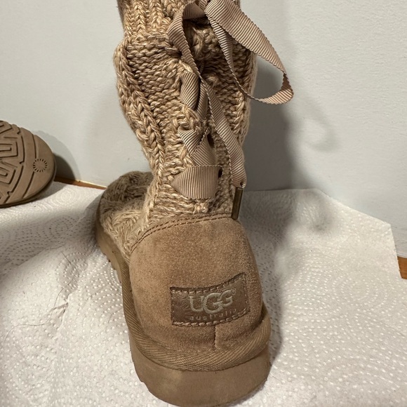 Ugg boots - Picture 2 of 2